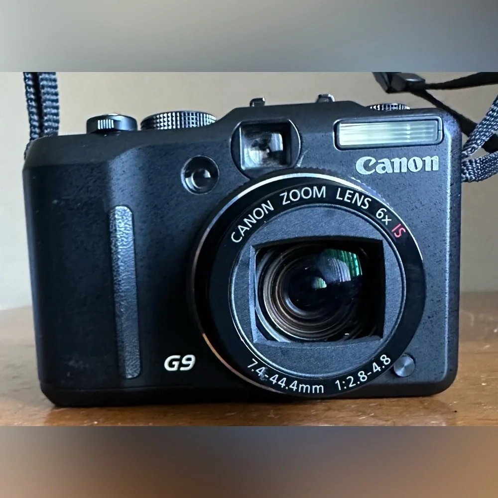 Canon PowerShot G9 12.1MP 6x Optical Zoom 3